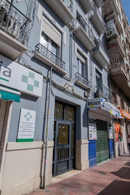 Piso con encanto a 3 minutos del centro histórico. Valencia Exterior foto